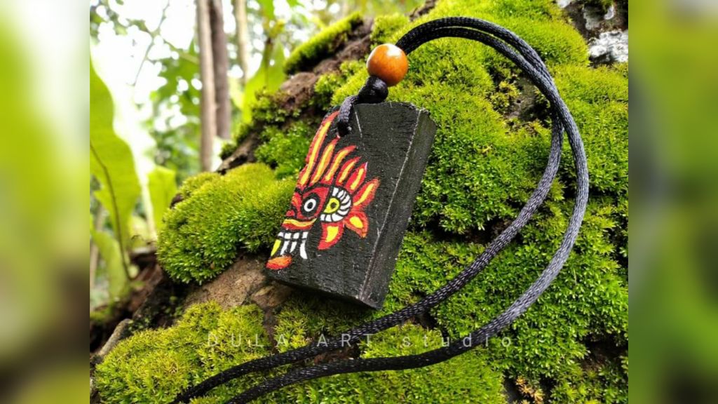 Artistic Necklaces 